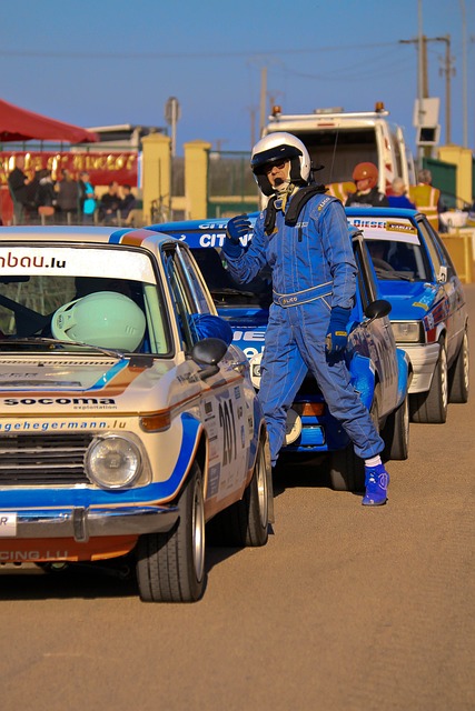 西必定能在 西必定能在